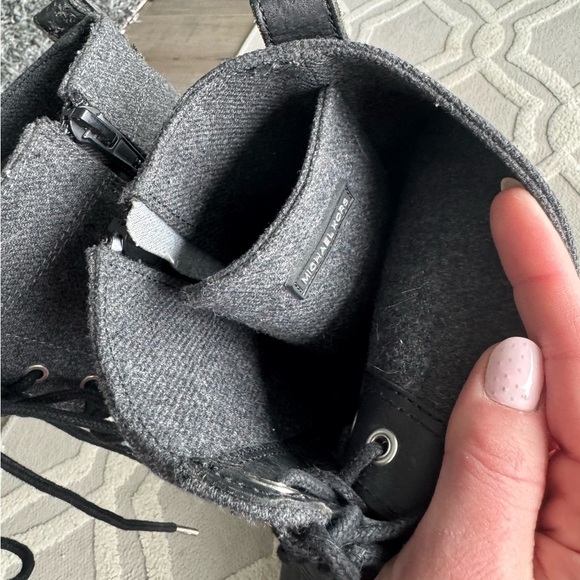 Women’s size 8 Michael Kors rain/snow boots - Picture 7 of 9